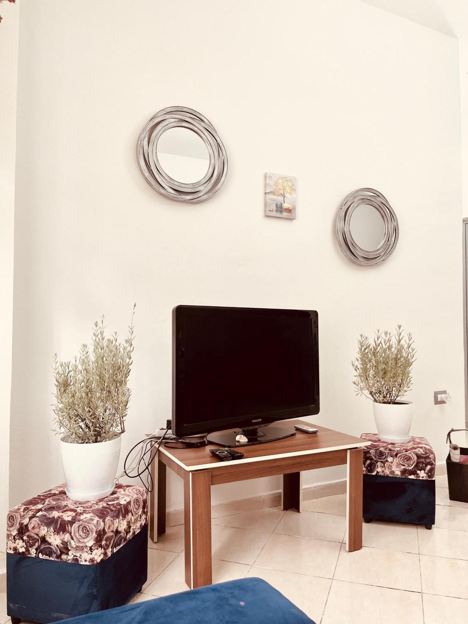 Area Apartment *